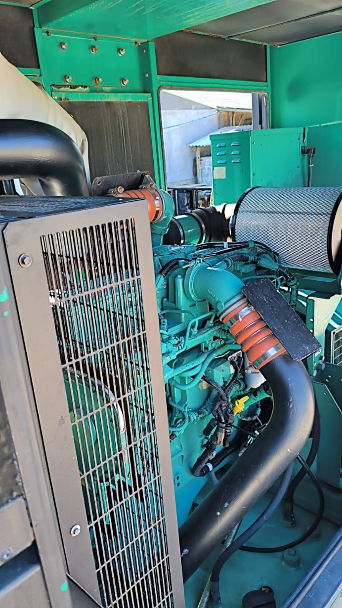 Gerador de Energia Cummins 375 kVA ano 2014