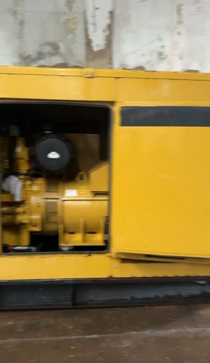 Gerador de Energia Caterpillar 500 kVA ano 2015