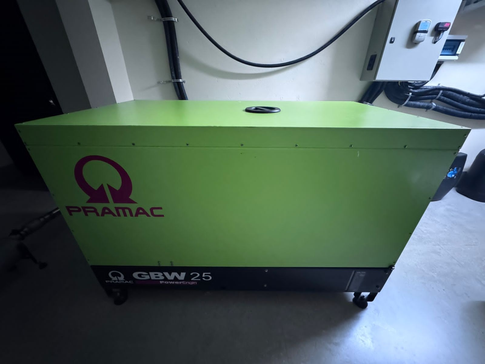 Gerador de Energia Pramac 25 kVA ano 2023