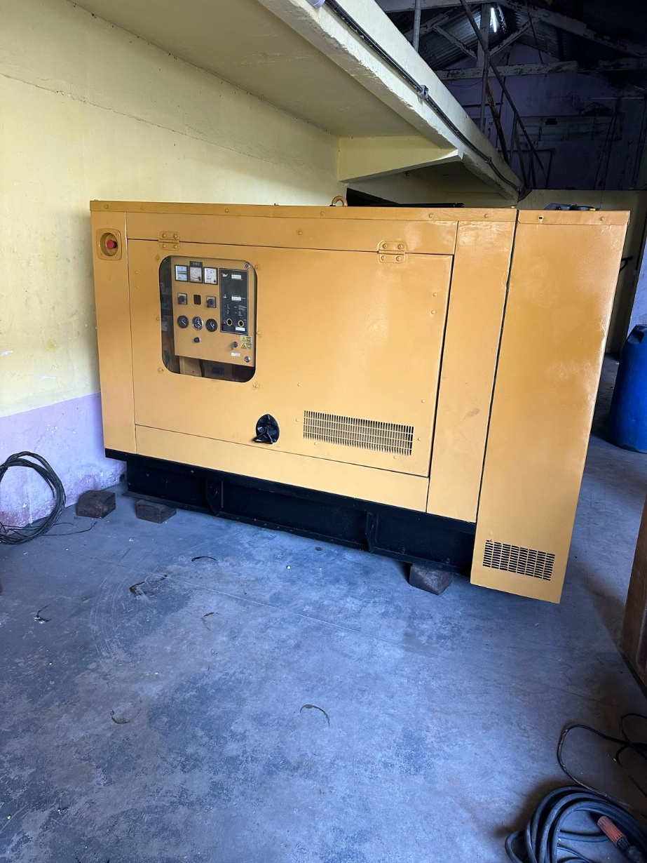 Gerador de Energia Olympian 100 kVA ano 2001
