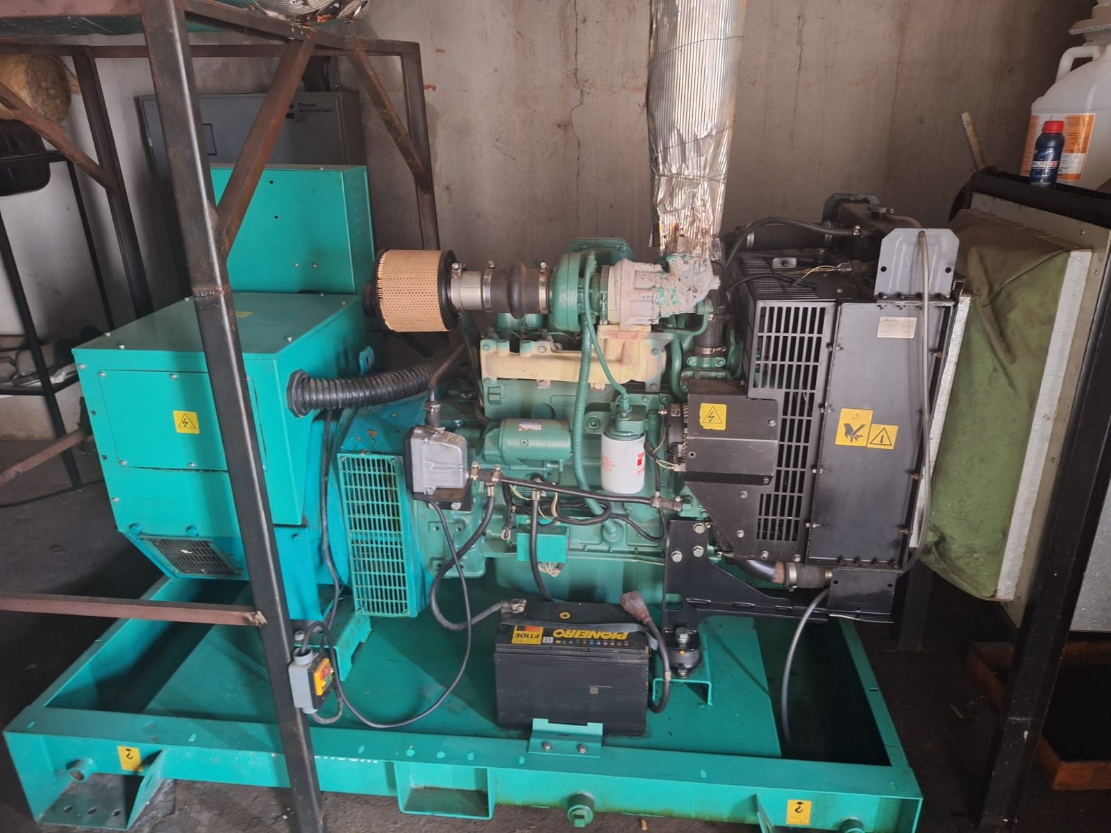 Gerador de Energia Cummins 115 kVA ano 2012