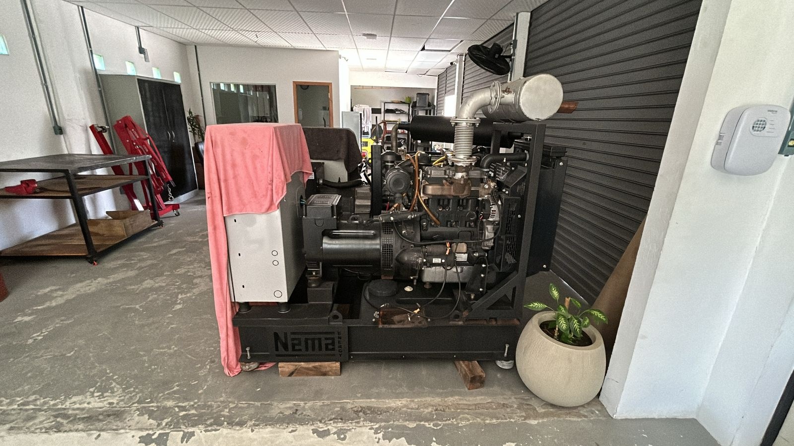 Gerador de Energia Nema 40 kVA ano 2015