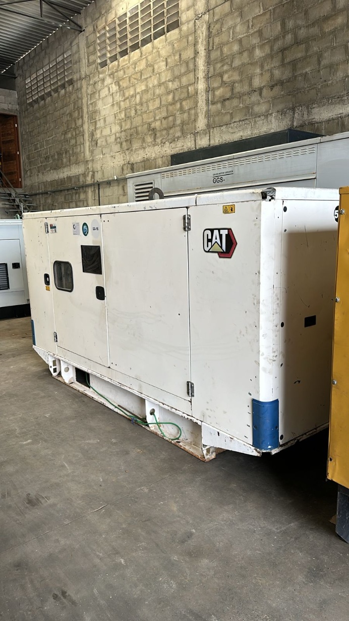 Gerador de Energia FG Wilson 220 kVA ano 2011