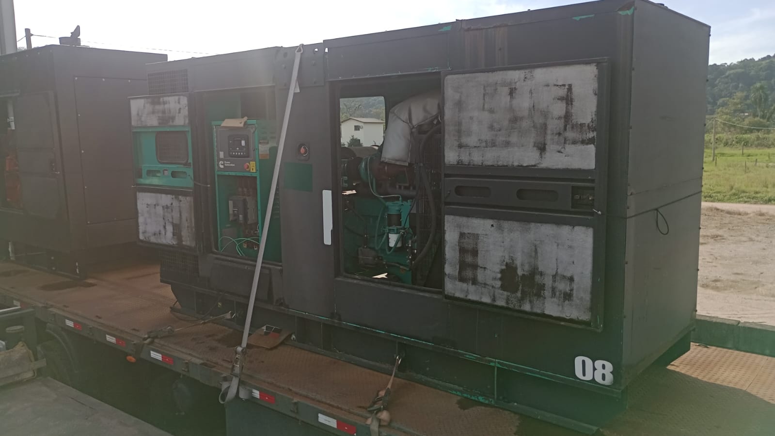 Gerador de Energia Cummins 375 kVA ano 2014