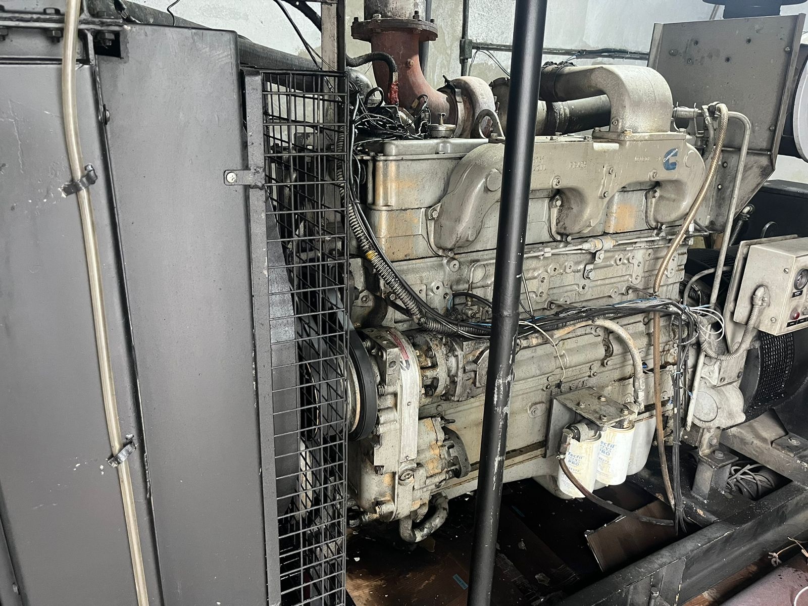 Gerador de Energia Leon Heimer 380 kVA ano 2004