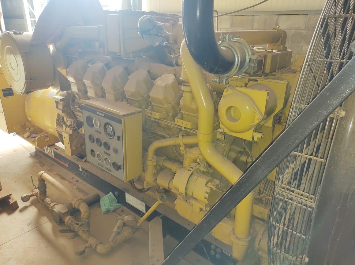 Gerador de Energia Caterpillar 700 kVA ano 2002