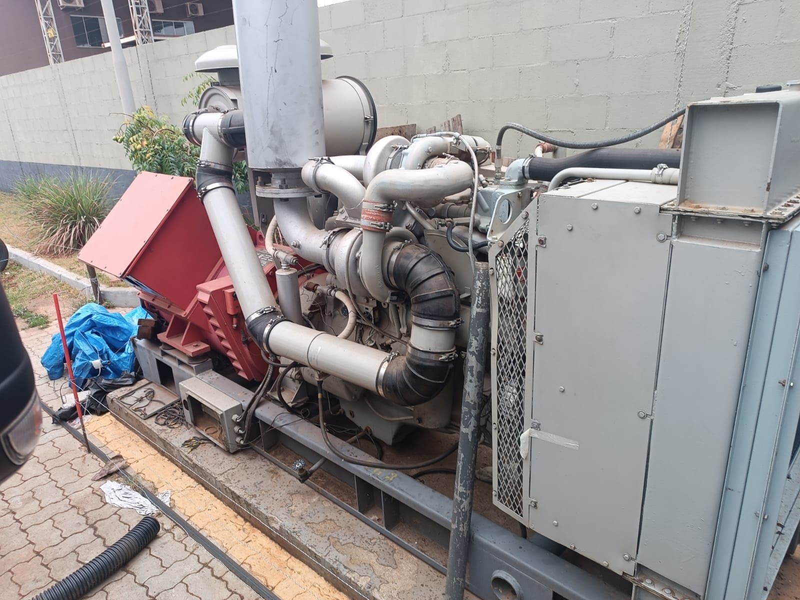 Gerador de Energia Transmet 300 kVA ano 1985