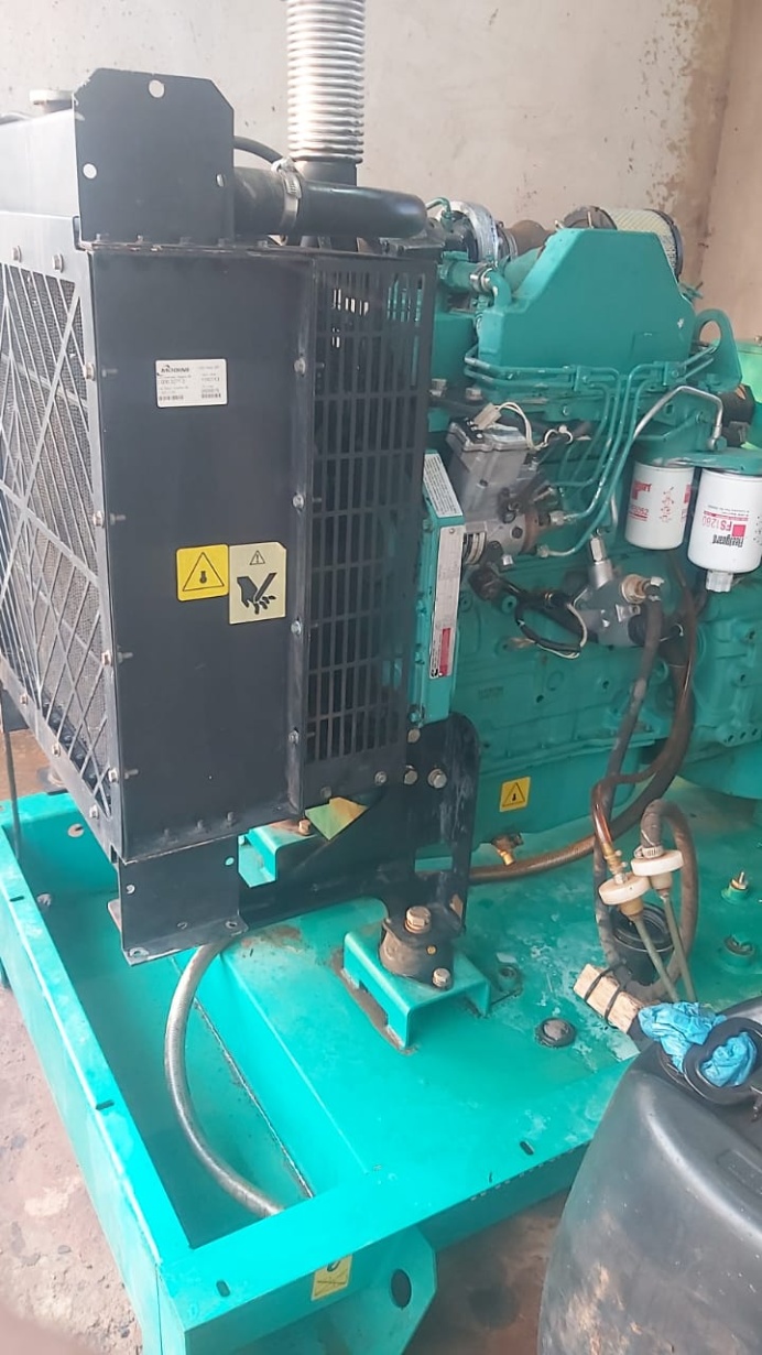 Gerador de Energia Cummins 115 kVA ano 2013