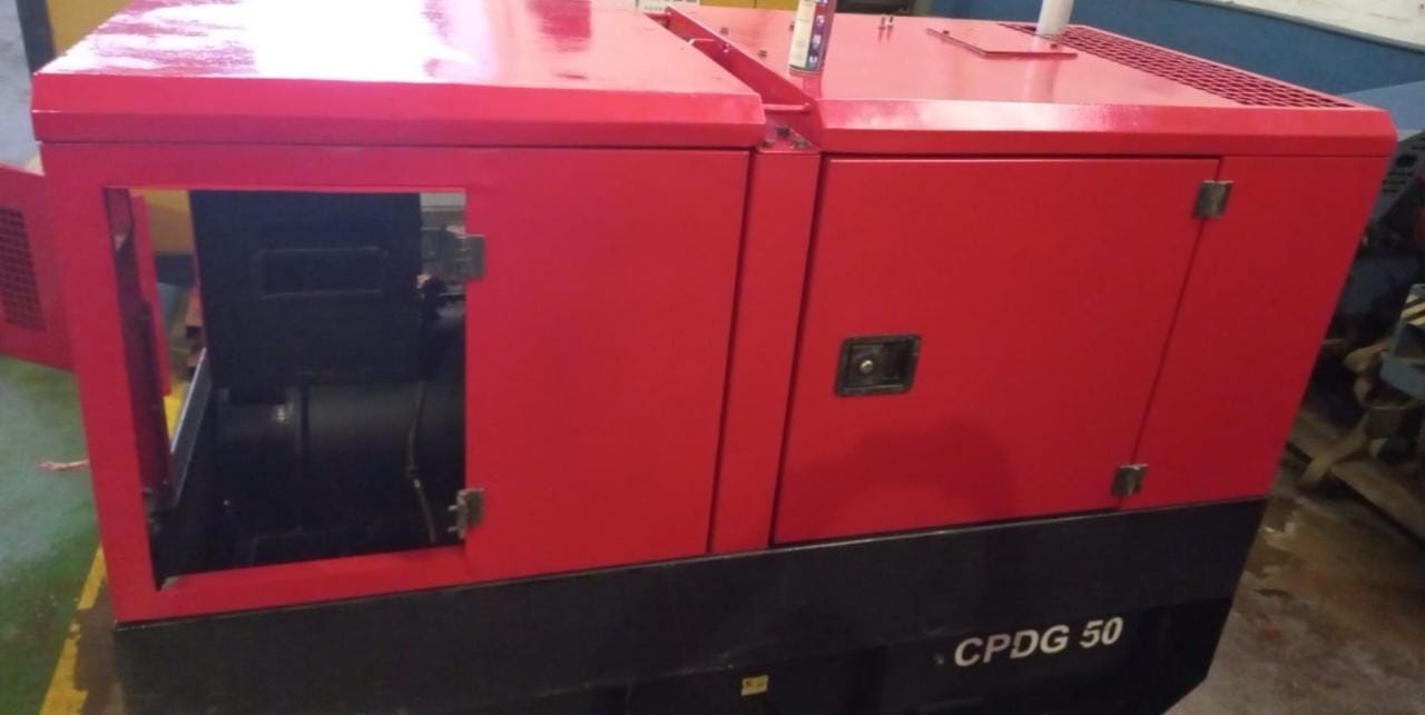 Gerador de Energia Chicago Pneumatic 55 kVA ano 2014