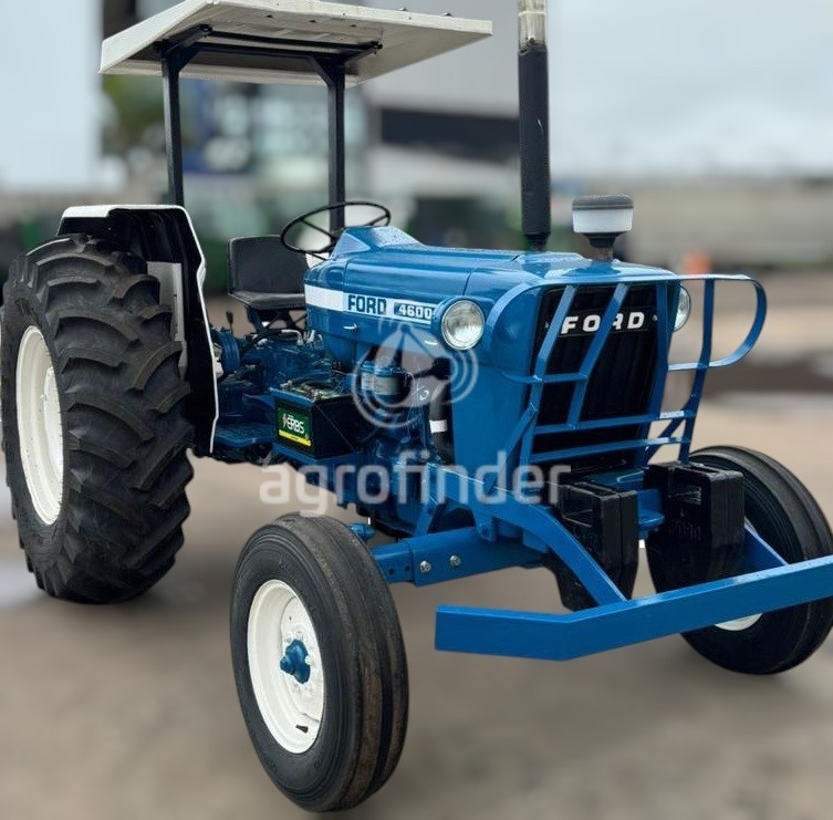 Trator Ford 4600 ano 1981