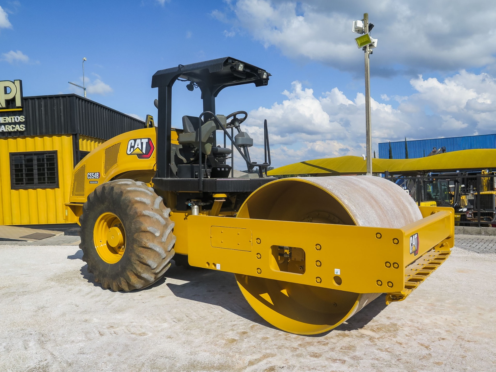 Rolo Compactador Caterpillar CS54B ano 2019