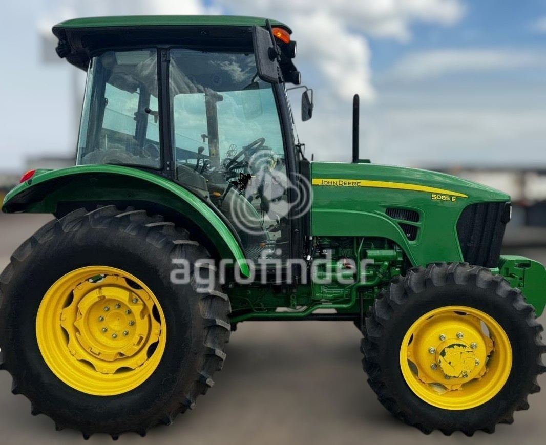 Trator John Deere 5085E ano 2017