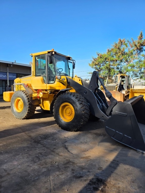 Pá Carregadeira Volvo L90F ano 2022
