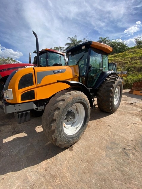 Trator Valtra BM125 ano 2012