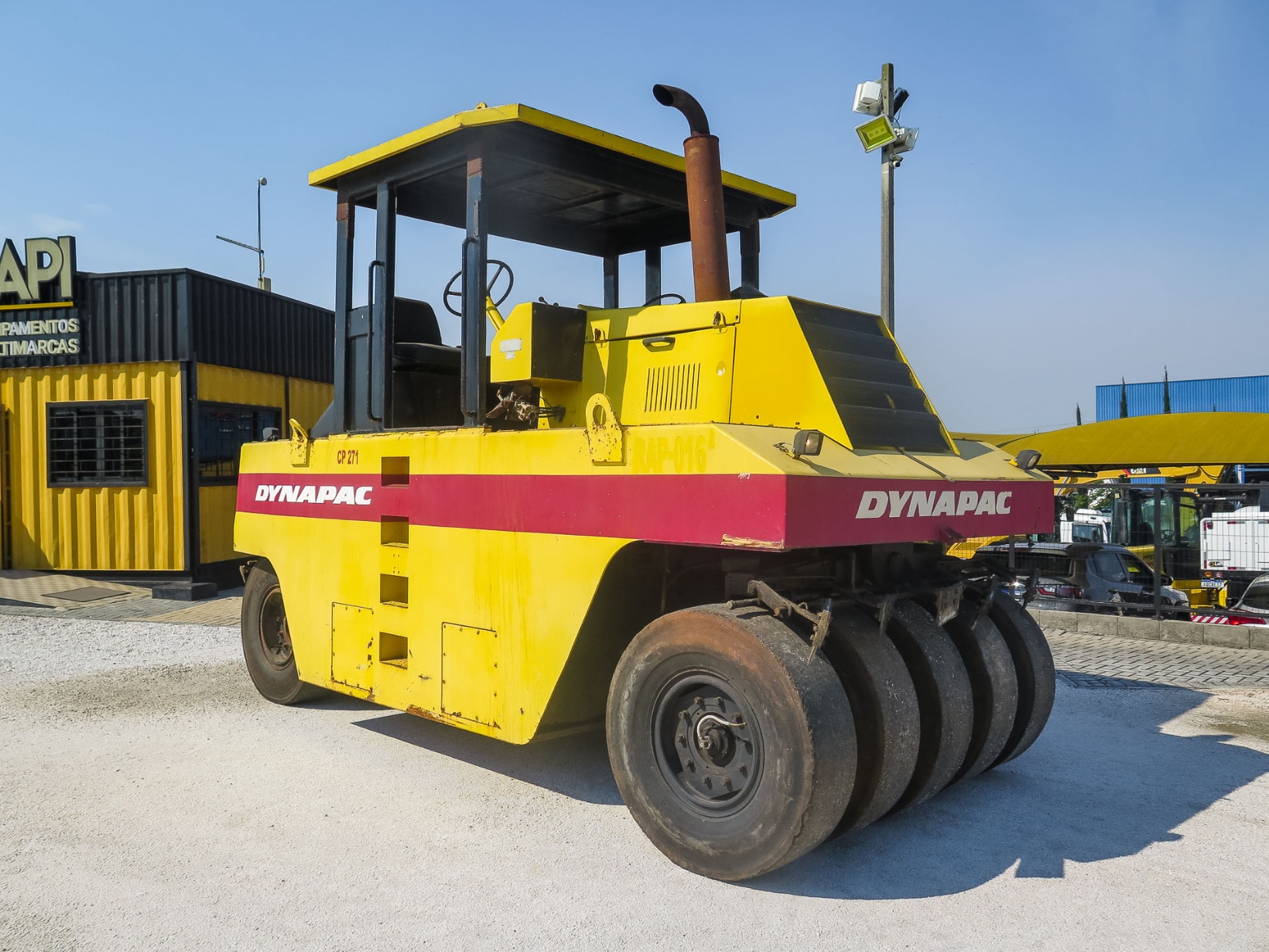 Rolo Compactador Dynapac CP271 ano 2009