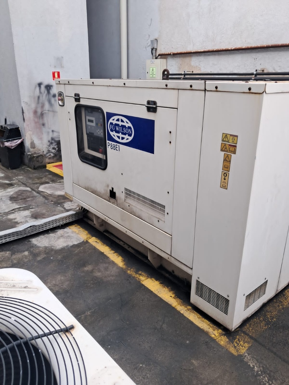 Gerador de Energia FG Wilson 100 kVA ano 2006