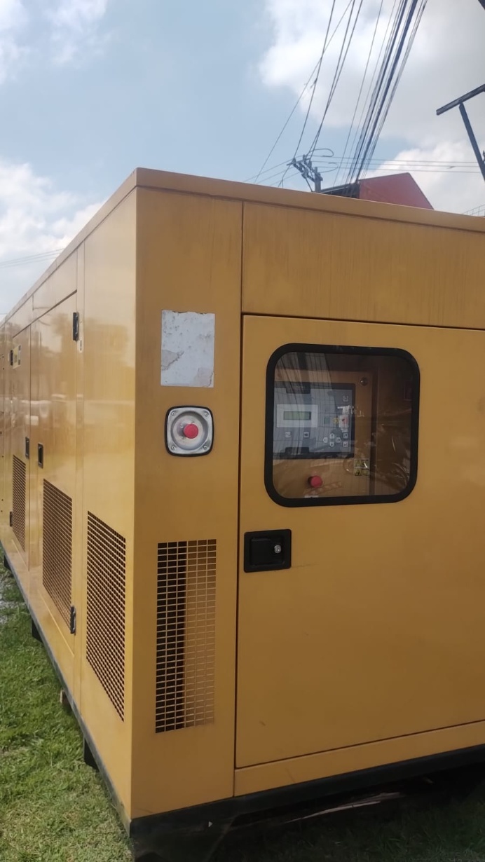 Gerador de Energia Olympian 300 kVA ano 2011