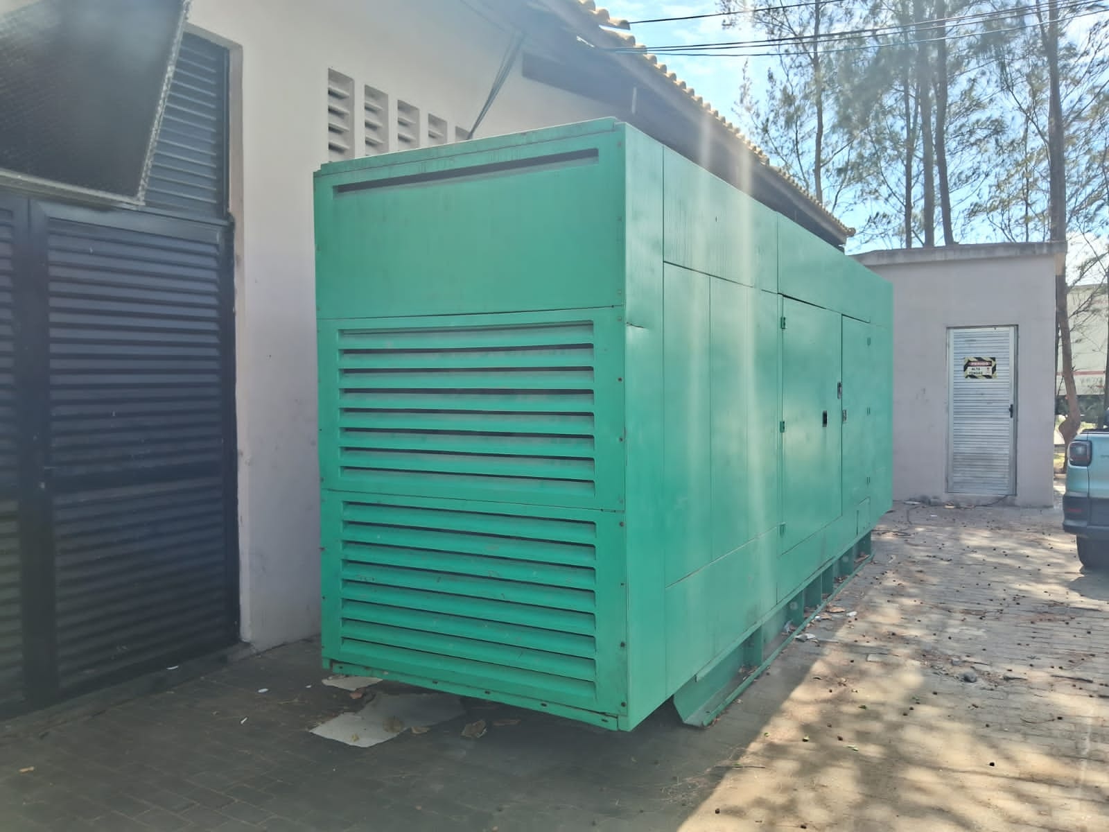 Gerador de Energia Cummins 625 kVA ano 2011