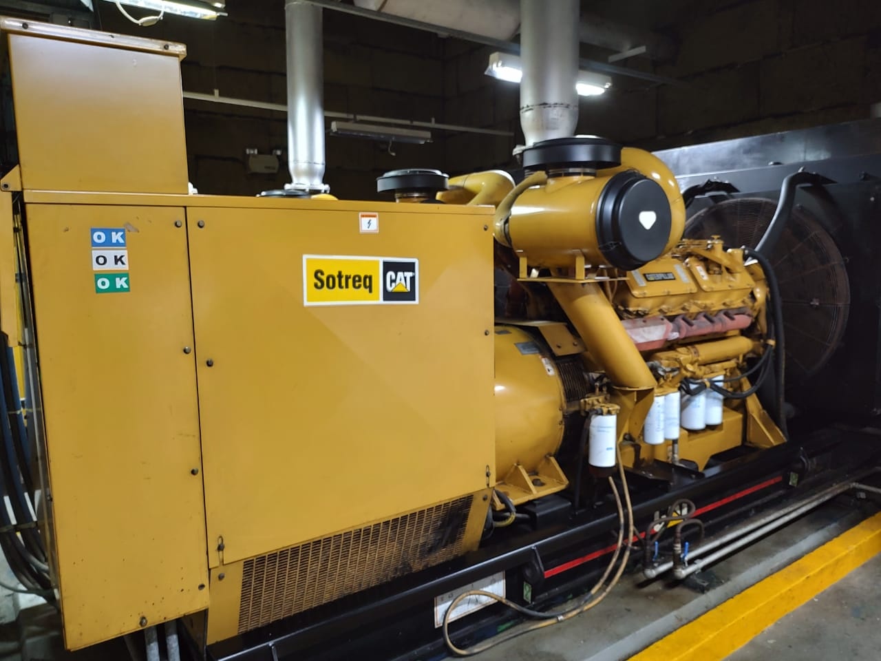 Gerador de Energia Caterpillar 650 kVA ano 2001