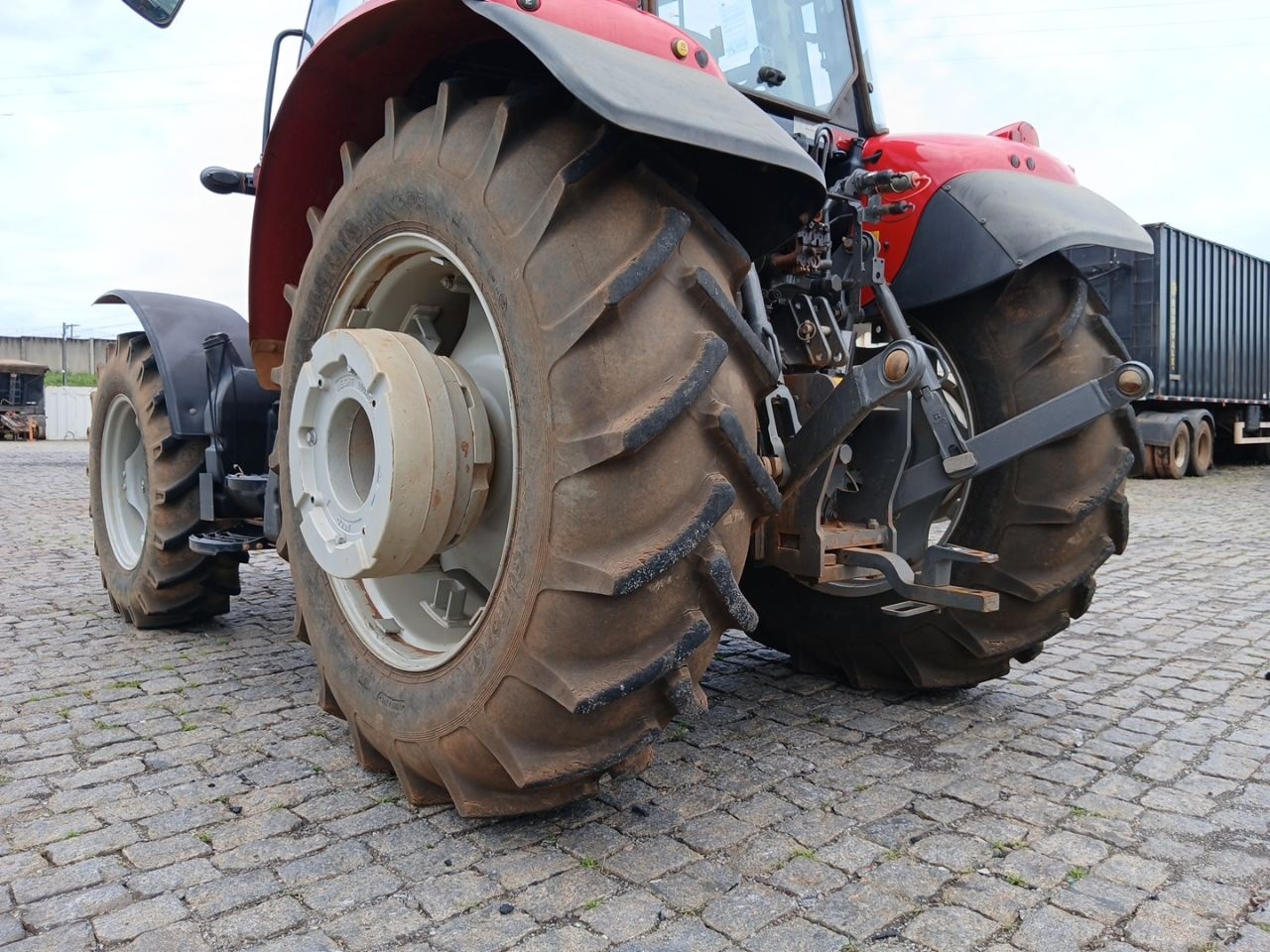 Trator Massey Ferguson MF 6714 R Dyna-4 ano 2022