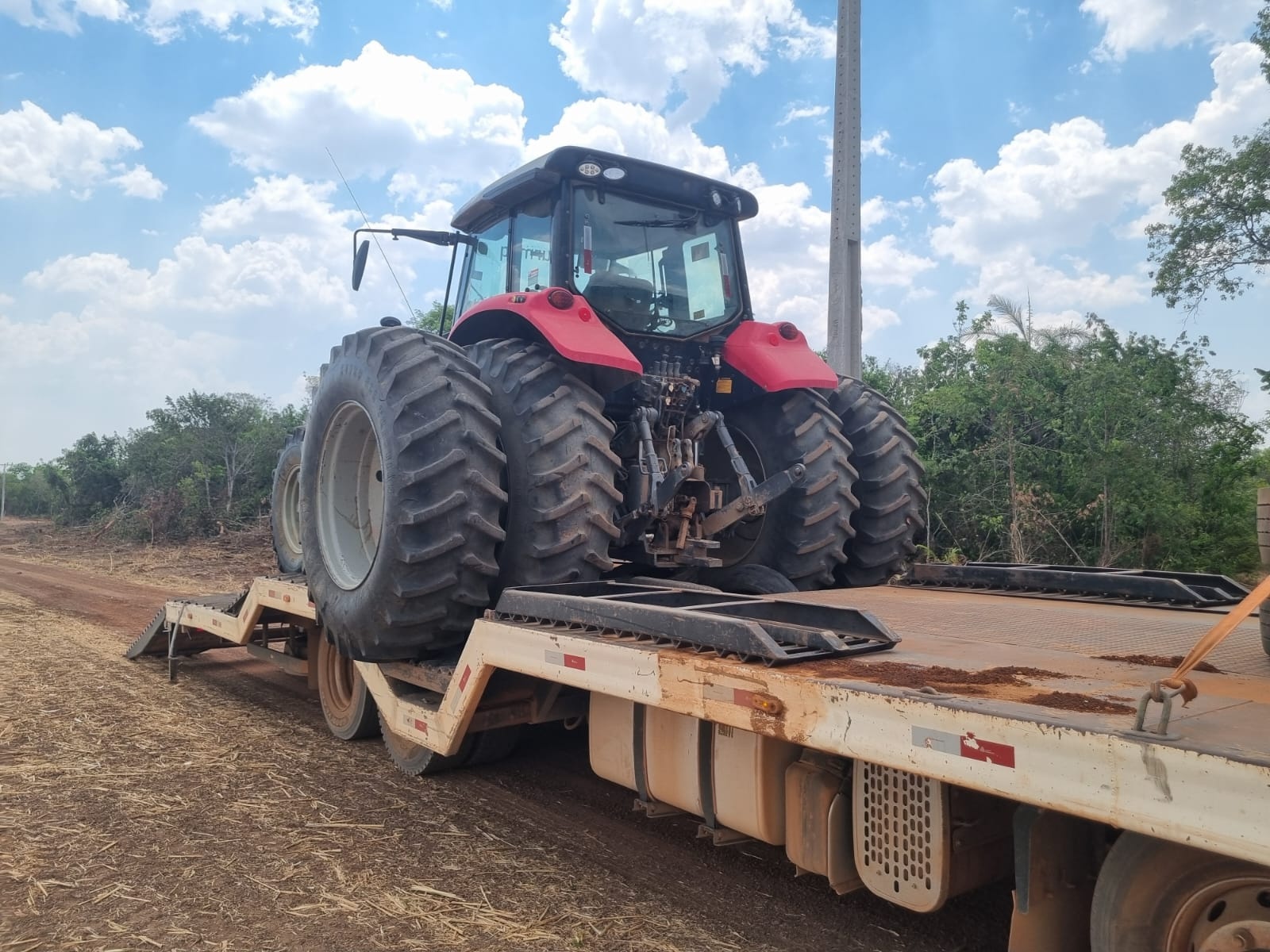 Trator Massey Ferguson MF 7318 Dual ano 2022