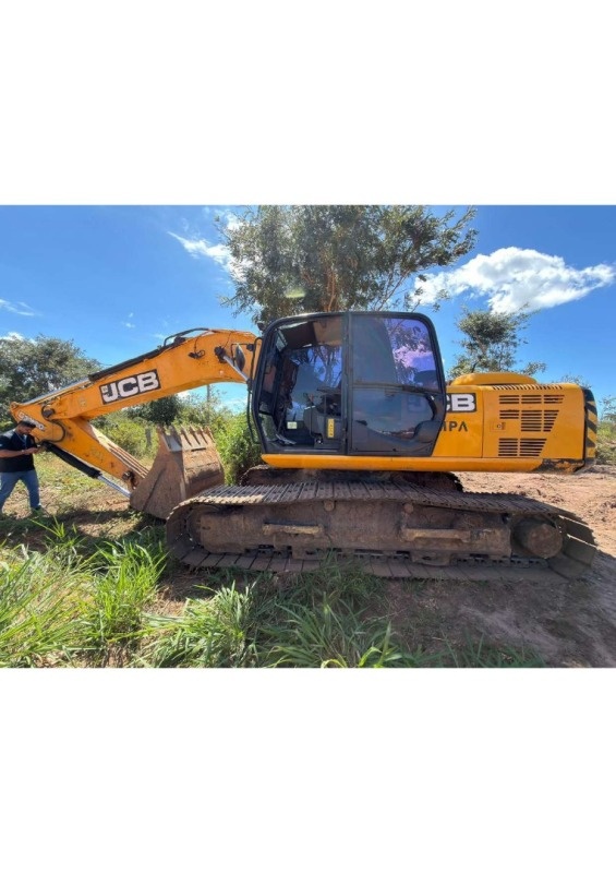 Escavadeira JCB JS220LC ano 2022