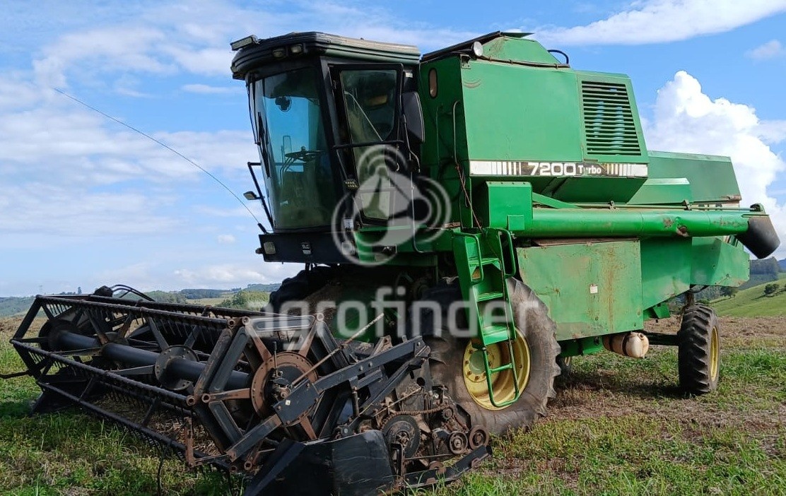 Colheitadeira SLC 7200 ano 1992