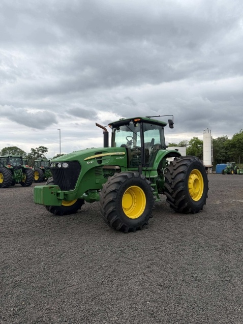 Trator John Deere 7200 J ano 2020