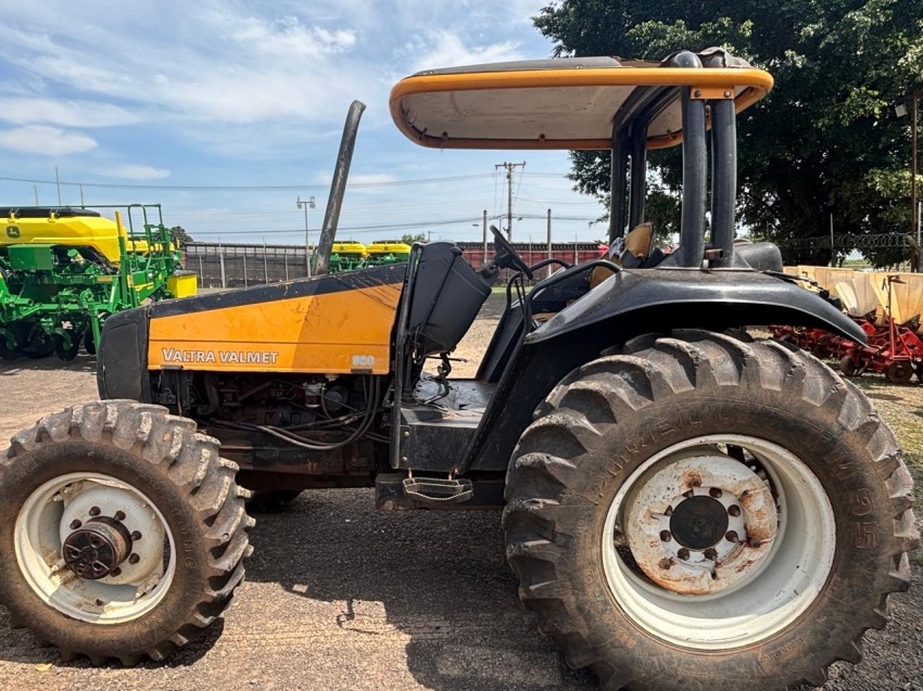 Trator Valmet 880 ano 2000