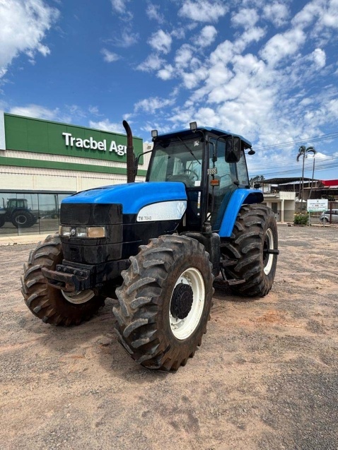 Trator New Holland TM 7040 ano 2013