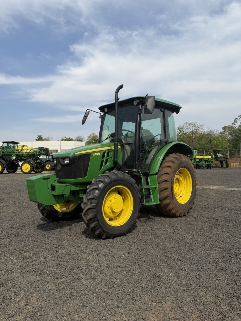Trator John Deere 5080E ano 2019