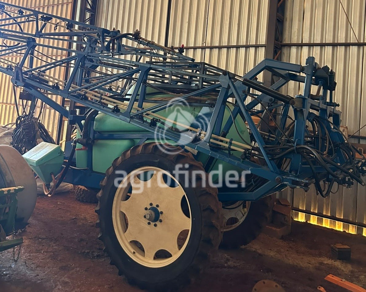 Pulverizador Montana RANGER 2000 ano 2004