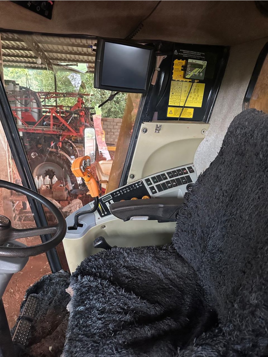 Colheitadeira New Holland TC 5090   ano 2012