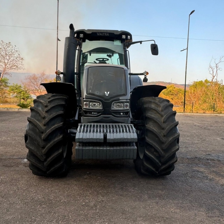 Trator Valtra S353 ano 2014