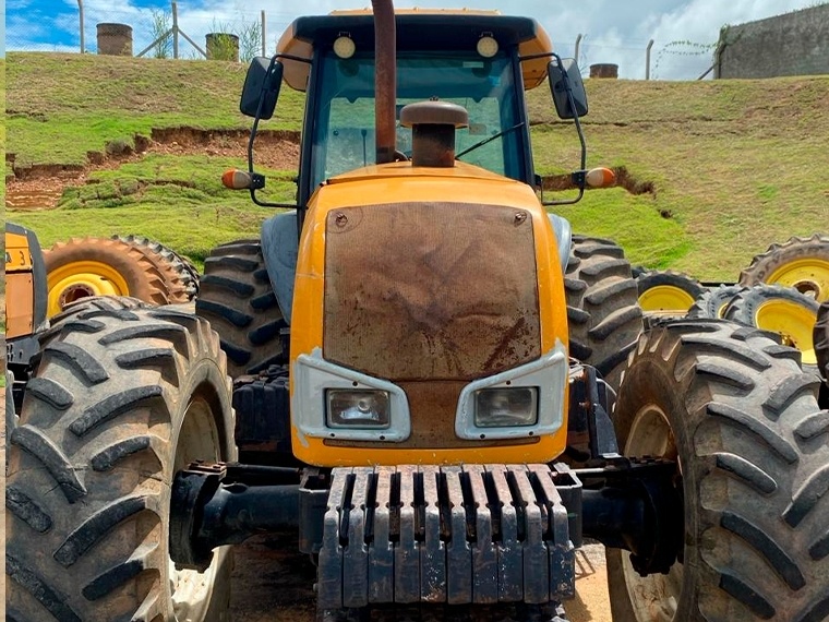 Trator Valtra BH 185 ano 2008