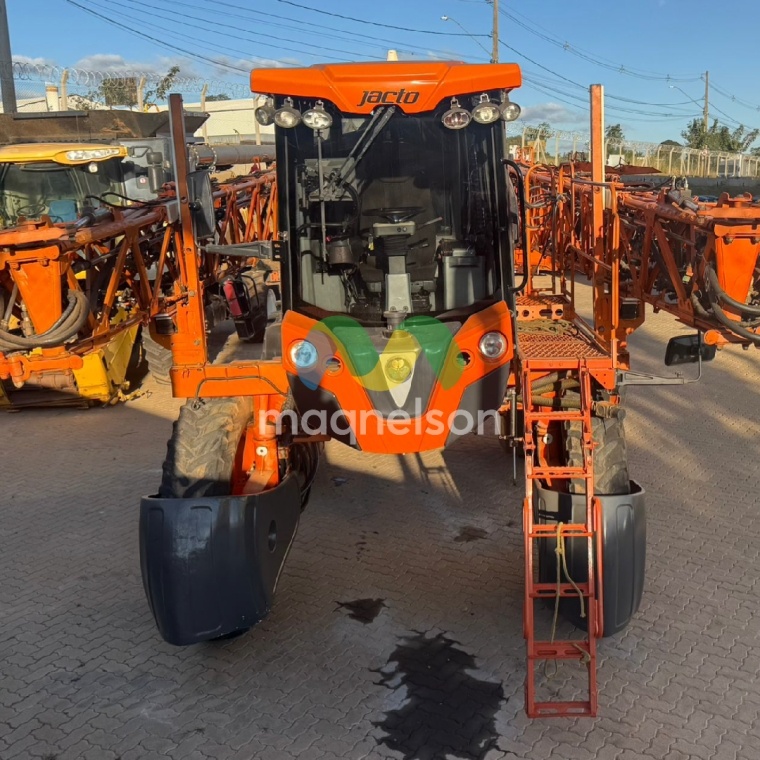 Pulverizador Autopropelido Jacto Uniport 3030 ano 2013