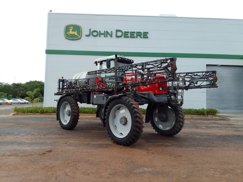 Pulverizador Autopropelido Massey Ferguson MF 9030 ano 2013