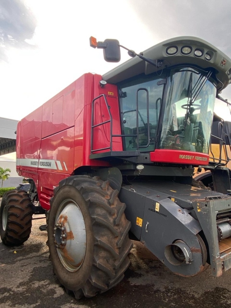 Colheitadeira Massey Ferguson MF 9895 ano 2016