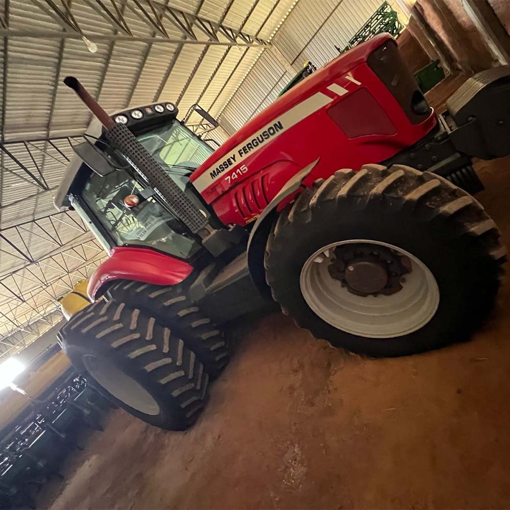 Trator Massey Ferguson 7415 ano 2013