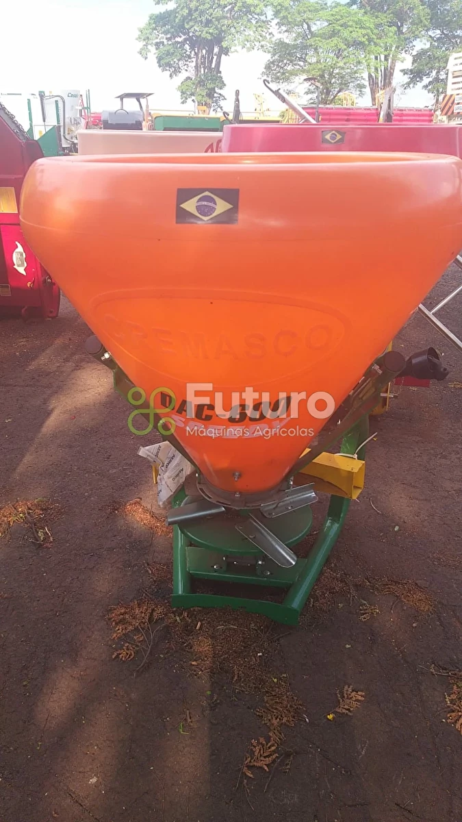 Distribuidor Cremasco DAC 600 ano 2022