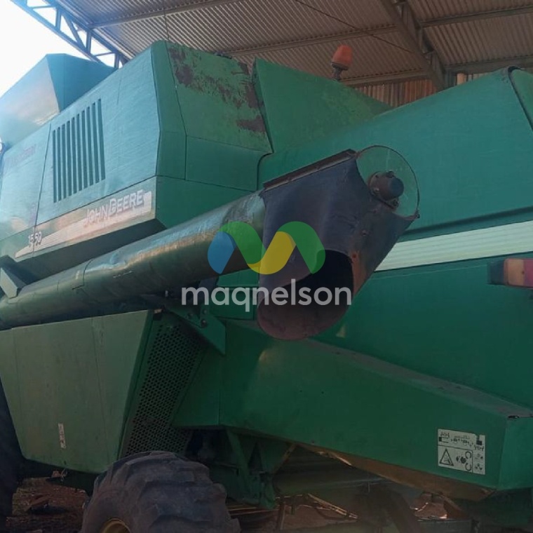 Colheitadeira John Deere 1550 ano 2004