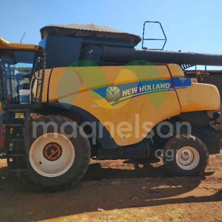 Colheitadeira New Holland CR6080 ano 2014