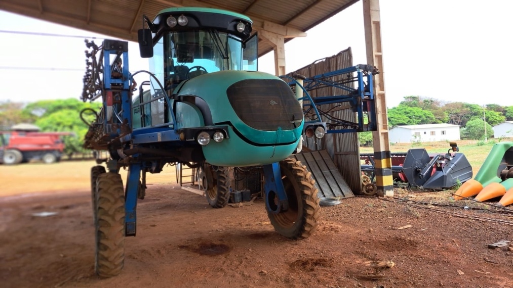 Pulverizador Autopropelido Montana Boxer ano 2006