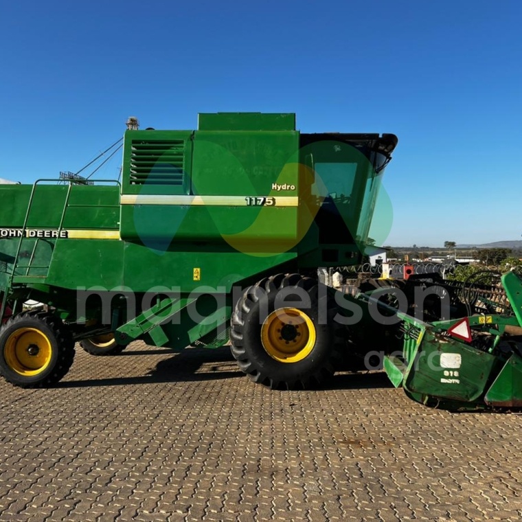 Colheitadeira John Deere 1175 ano 2001 - 1175 - Máquinas Agrícolas
