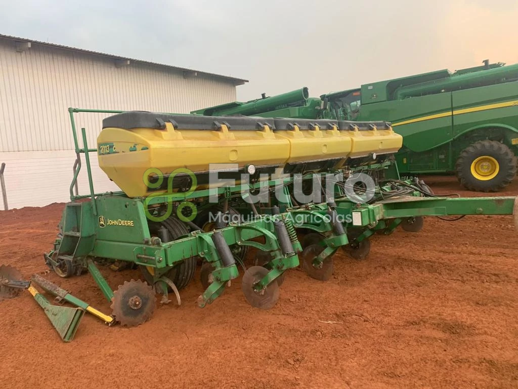 Plantadeira John Deere 2113 ano 2008