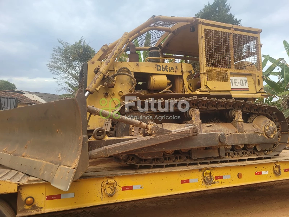 Trator de Esteira Caterpillar D6ESR ano 1994 - D6ESR - Máquinas de Linha Amarela