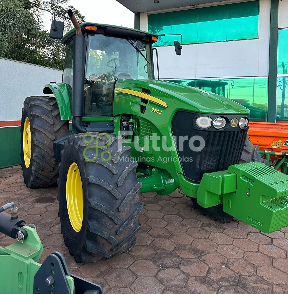 Trator John Deere 7210J ano 2015