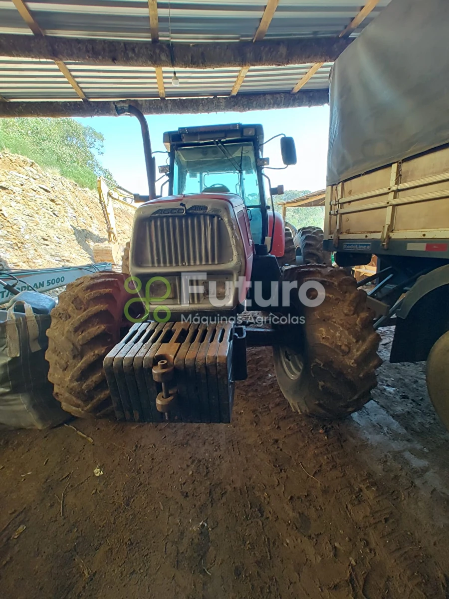 Trator Massey Ferguson 6220 ano 2002