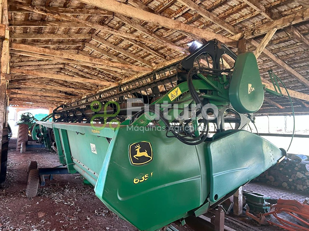 Plataforma John Deere 635F ano 2011