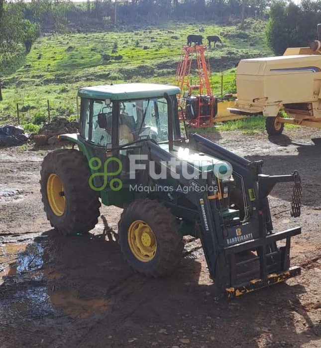 Trator John Deere 6600 ano 2001 - 6600 - Máquinas Agrícolas